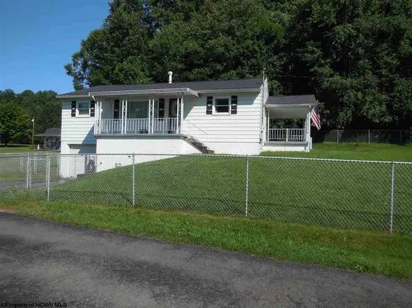 1907 Nicki St, Fairmont, WV 26554
