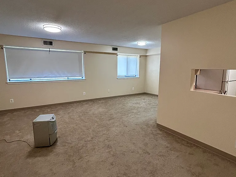 142 Van Zandt Ave #103 — Photo 3