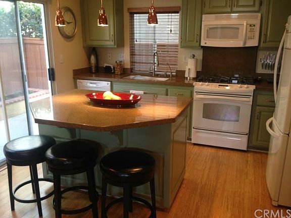 4th image of 6 Greenborrow Ct