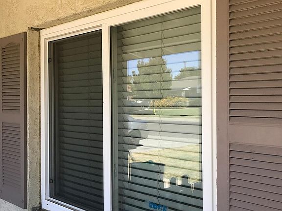 3rd image of 2352 W De Ovan Ave