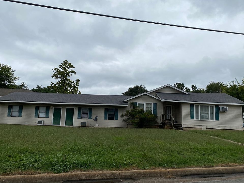 2nd image of 226 E Hawthorne St