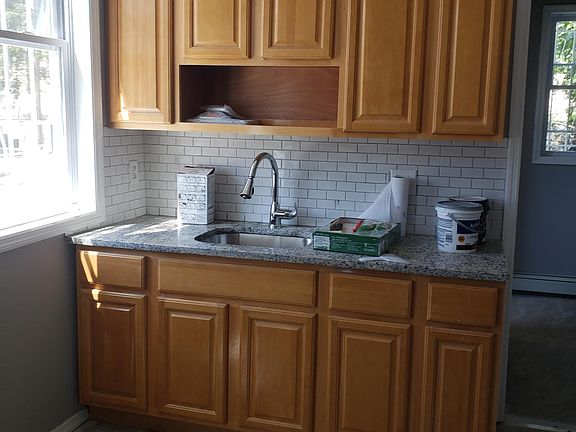 4th image of 425 Avon Ave APT 3