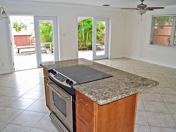 3rd image of 13 Bougainvillea Ave