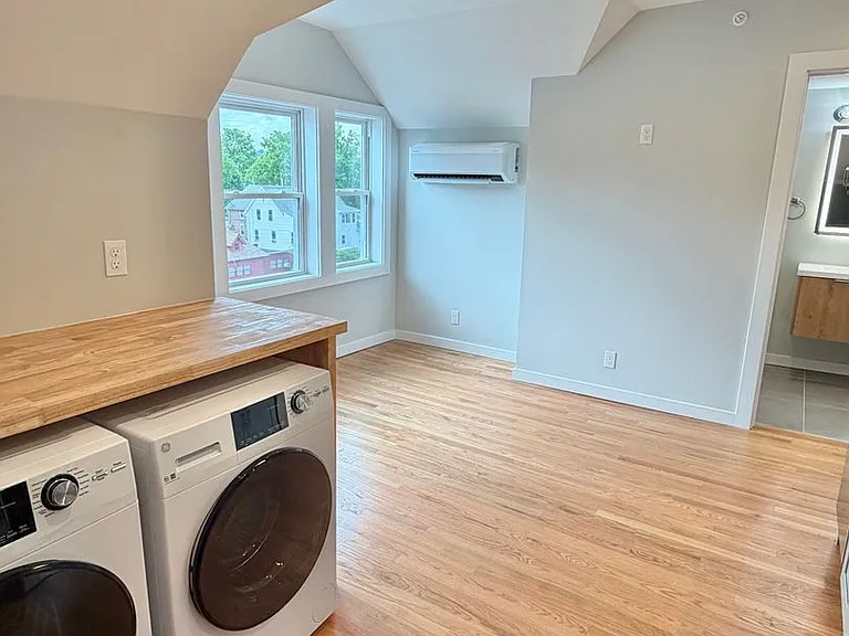 18 Cedar St — Photo 29
