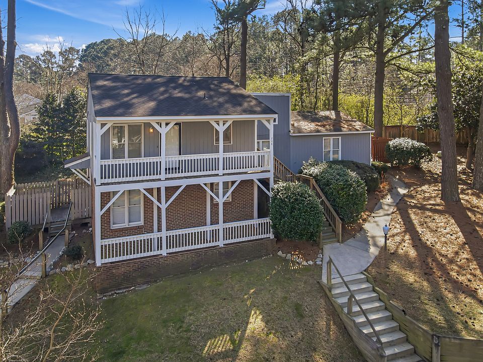 1st image of 208 Carmichael Ct
