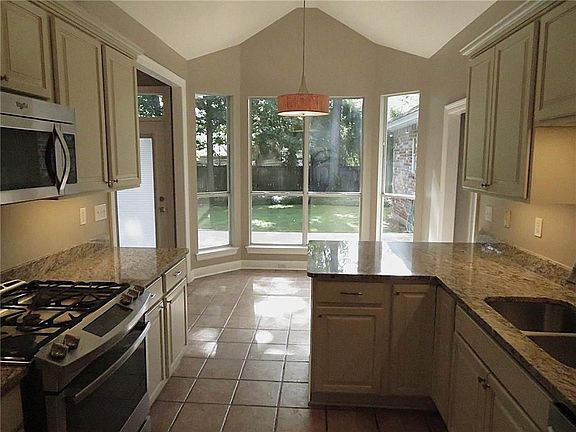 3rd image of 2052 Olvey Dr