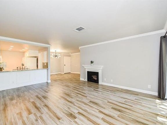 4th image of 4108 Apricot Dr