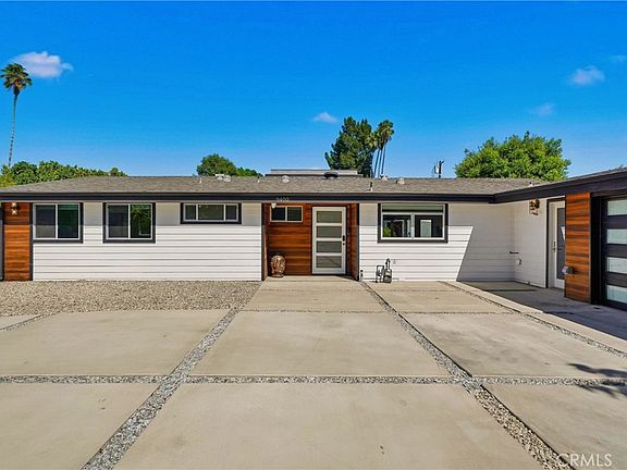 4th image of 9400 Encino Ave