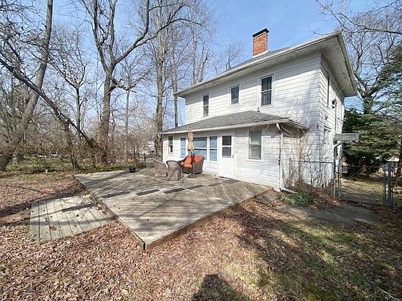 4th image of 820 4th St