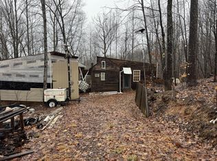 2085 Vineyard Rdg, Walton, WV 25286