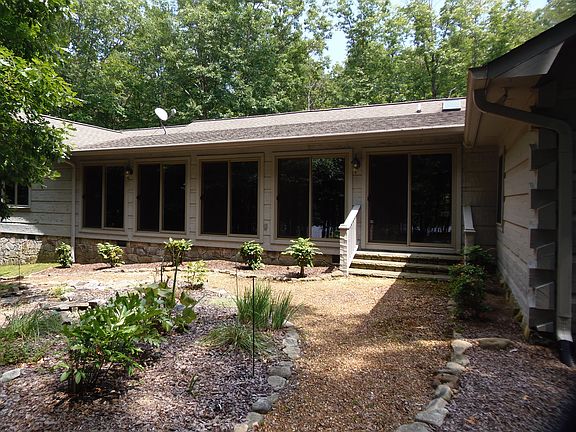 3rd image of 2331 Lakeshore Dr
