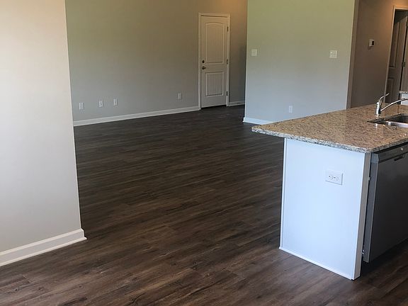 4th image of 16724 Highland Heights Dr