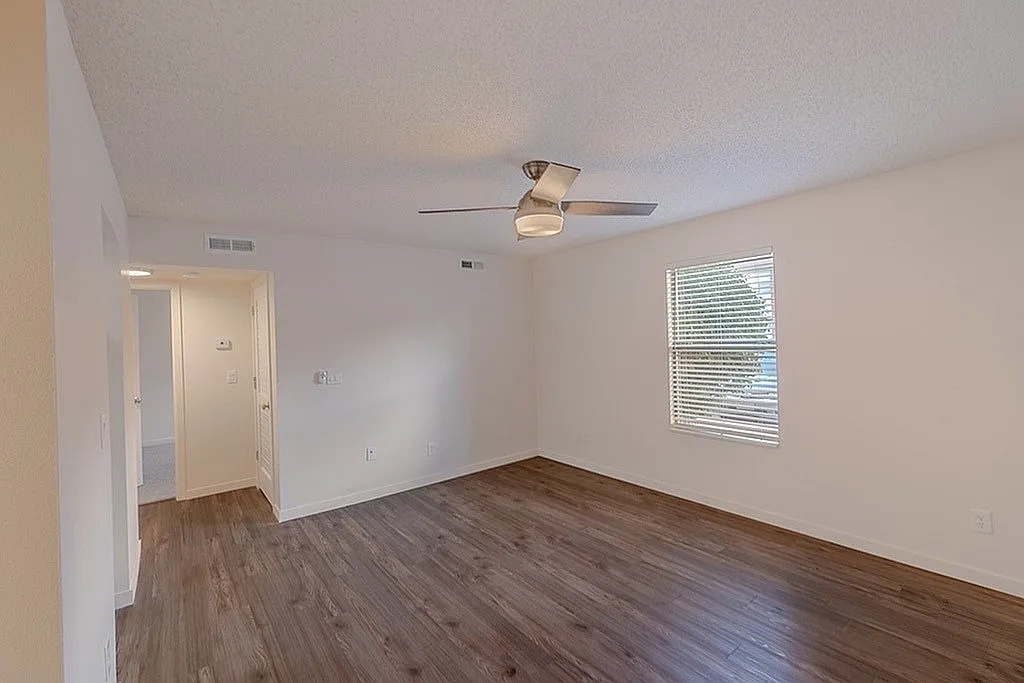 Huntley Ridge East — Photo 3