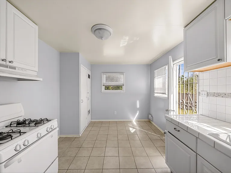 15053 Howellhurst Dr #1/2 — Photo 12