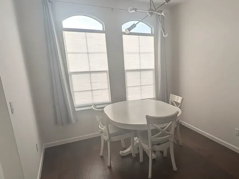 246 Biarritz Ct — Photo 5