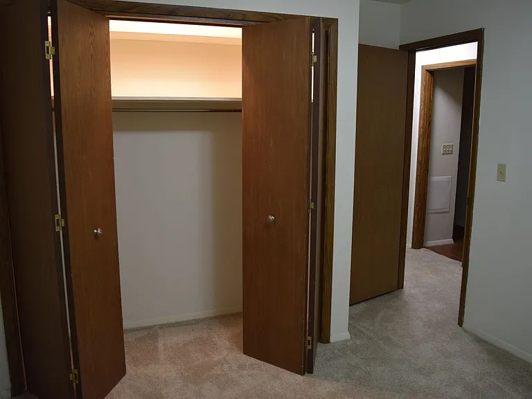 904 Hartwell Dr — Photo 12