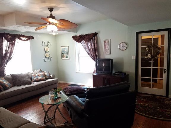3rd image of 537 W Main St