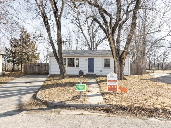 1020 Moss Cir, Junction City, KS 66441