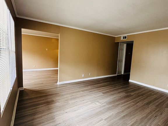 2nd image of 206 10th St APT 28