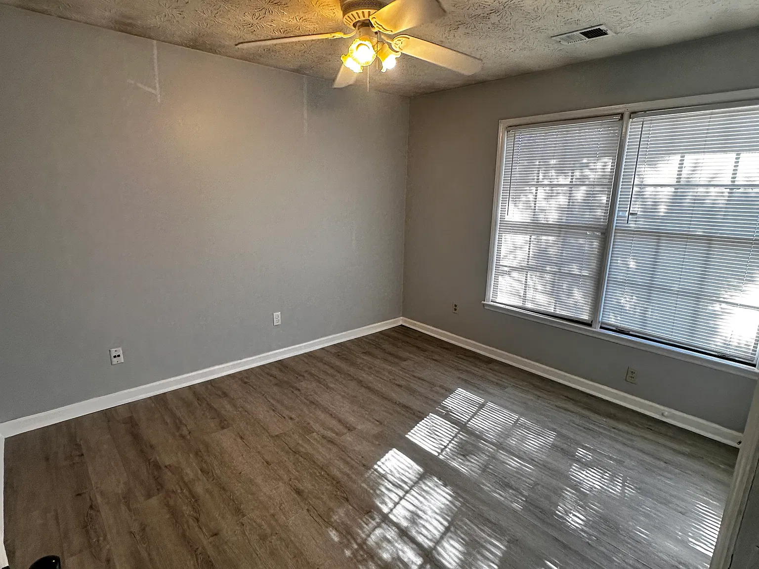 2 bed, 900 sqft, $1,200 — Photo 2
