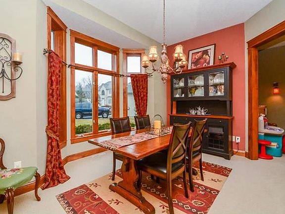 4th image of 878 Fribourg Ct
