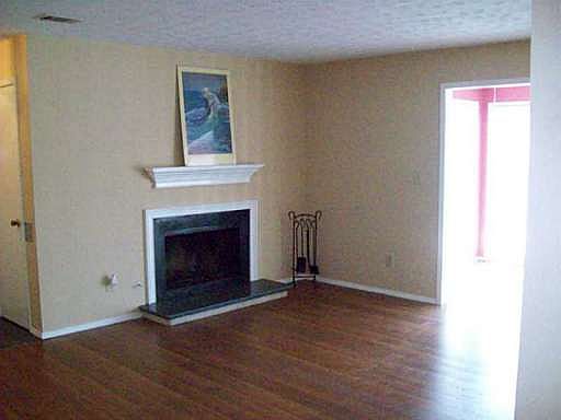 4th image of 1110 Augusta Dr