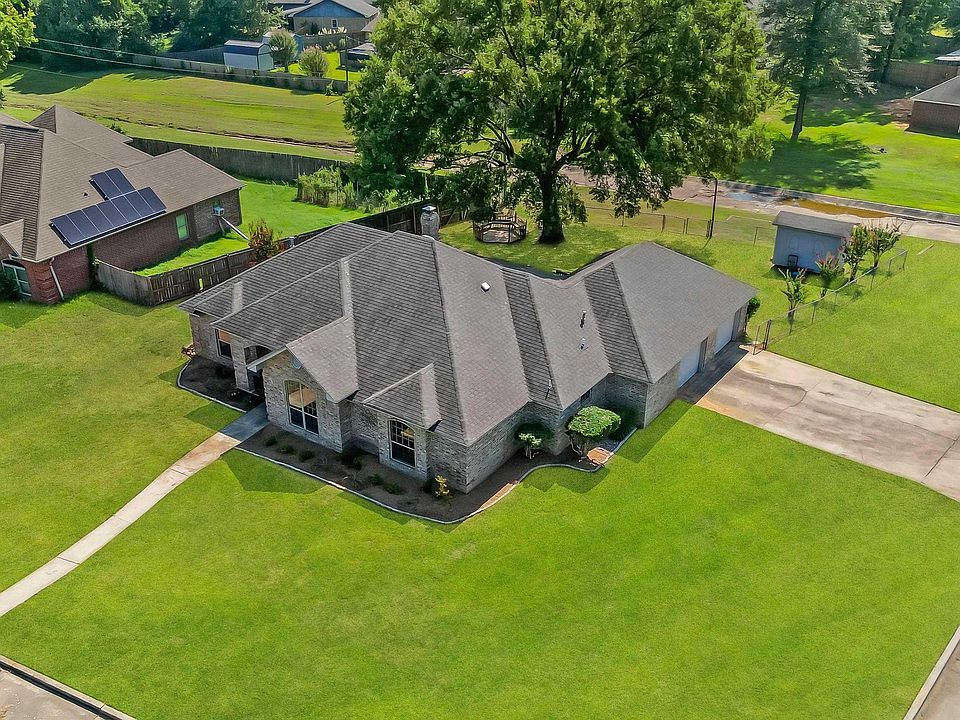1st image of 1002 Brown Dr