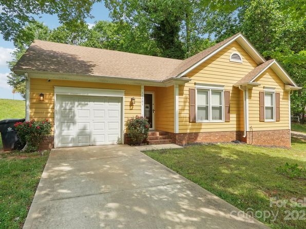 11701 Brockley Ct, Charlotte, NC 28215