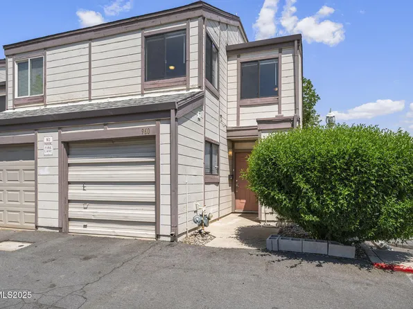 960 Adrian Way, Sparks, NV 89431