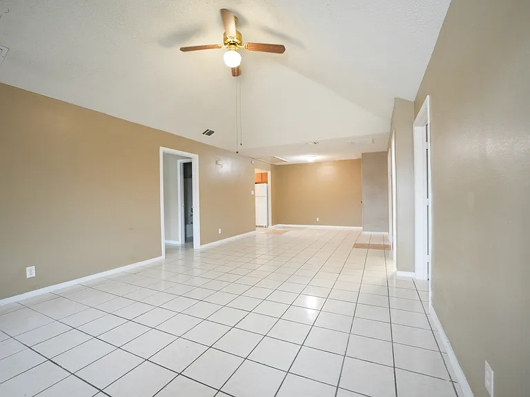 6354 Queens Castle #2 — Photo 1