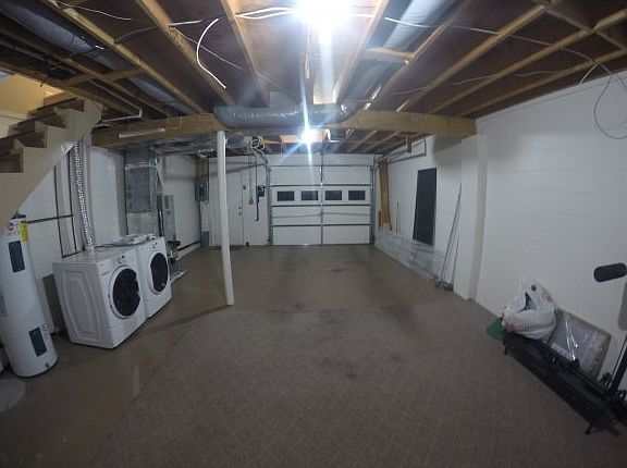 3rd image of 2014 E Oakland Ave