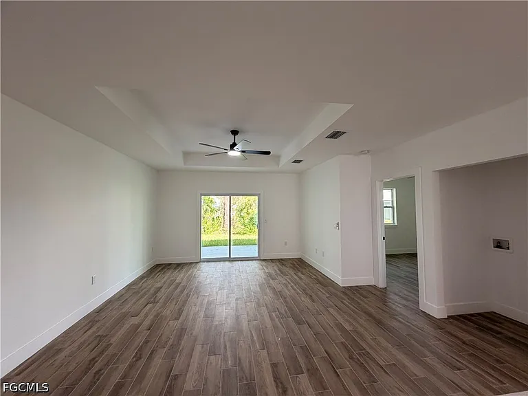 2212 Armour Rd — Photo 14