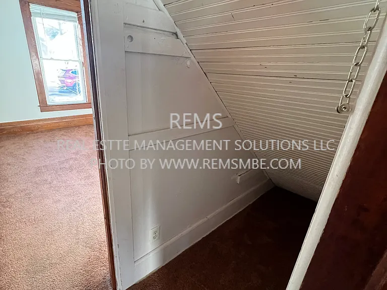420 N Pine St — Photo 7