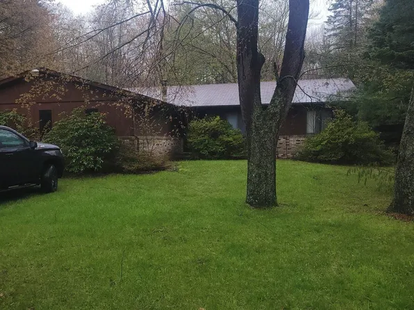 8856 Field Rd, Algonac, MI 48001