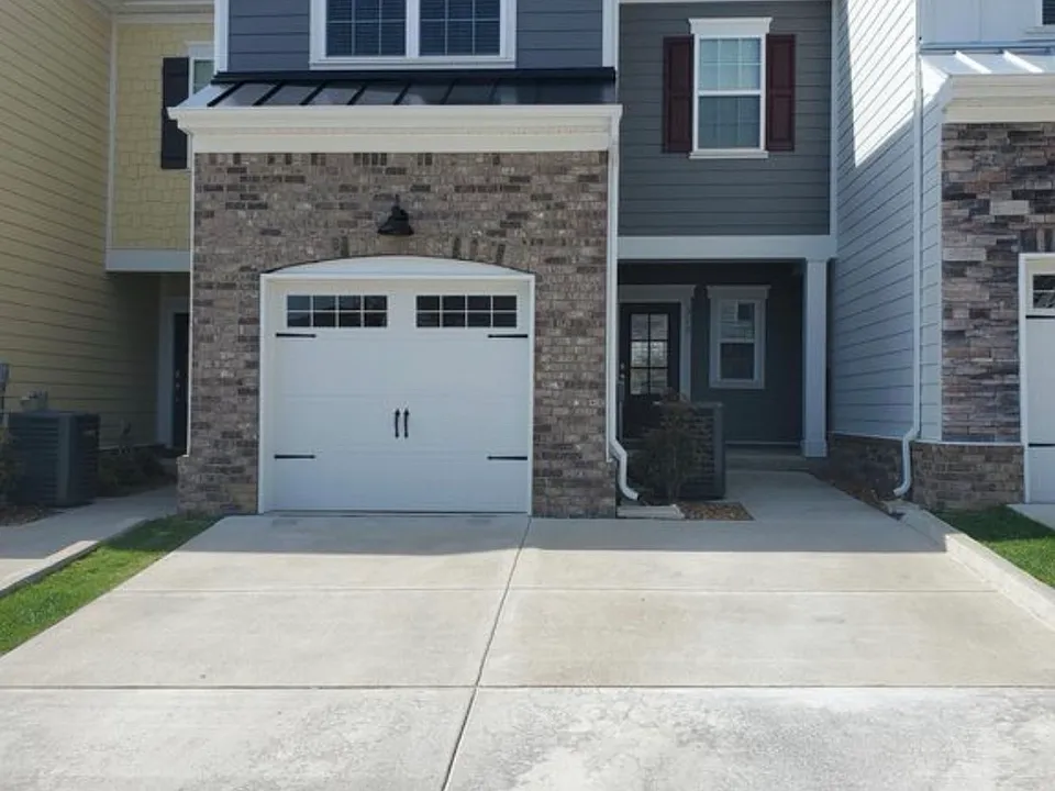 712 Finse Dr