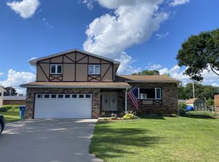 1602 E Lawn Dr, Savanna, IL 61074