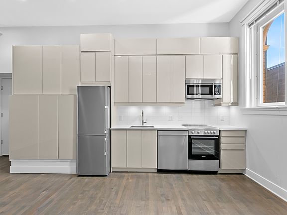 2nd image of 132 Temple St Unit 305