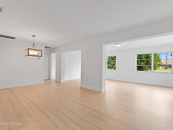 3rd image of 6125 Rainbow Cir