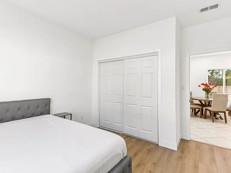 509 S Barranca St #B — Photo 15