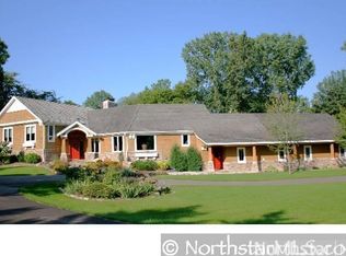 109 Sandy Hook Rd, Chanhassen, MN 55317
