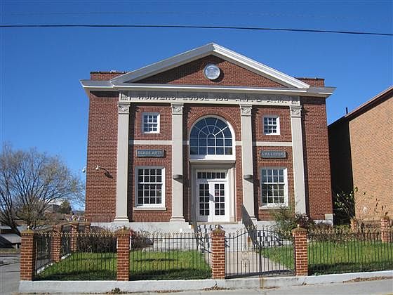 1st image of 105 Roanoke St E