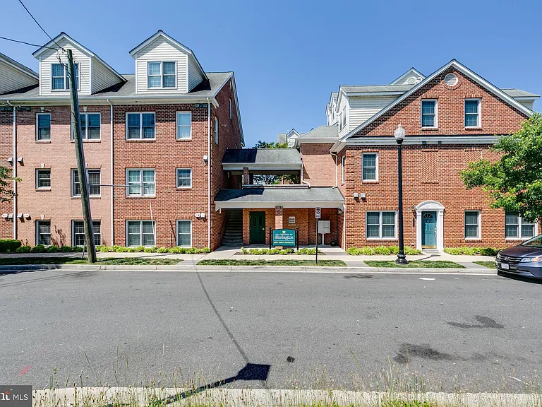 2270 S Garfield St #4 — Photo 35