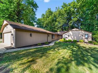 9598 Pebble Brook Ln, Strongsville, OH 44149
