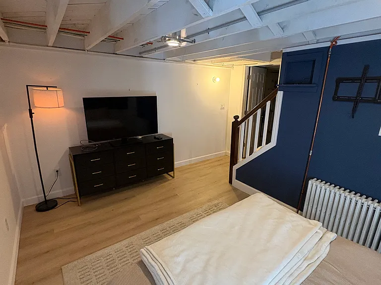 2444 S Oakland St — Photo 5