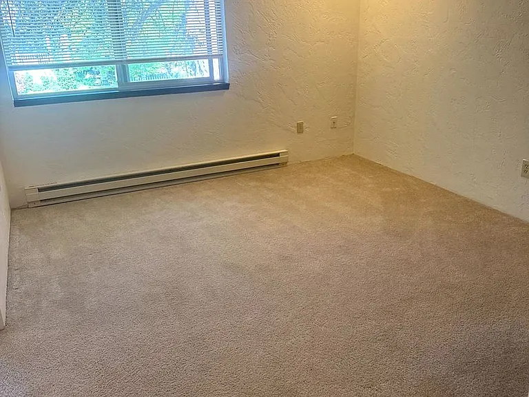 775 SW Washington Ave — Photo 34