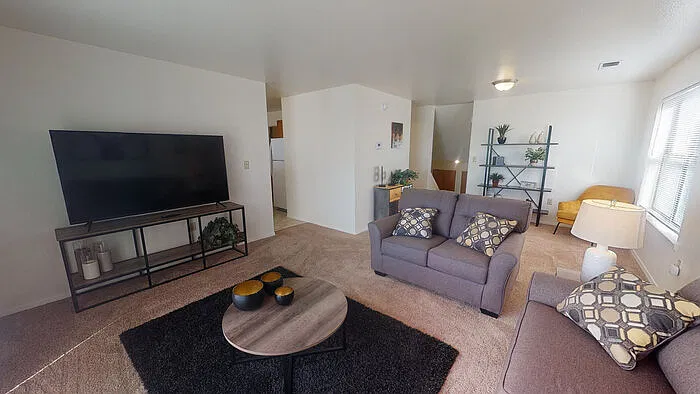 3 bed, 2.5 bath, 1384 sqft, $1,700 — Photo 1