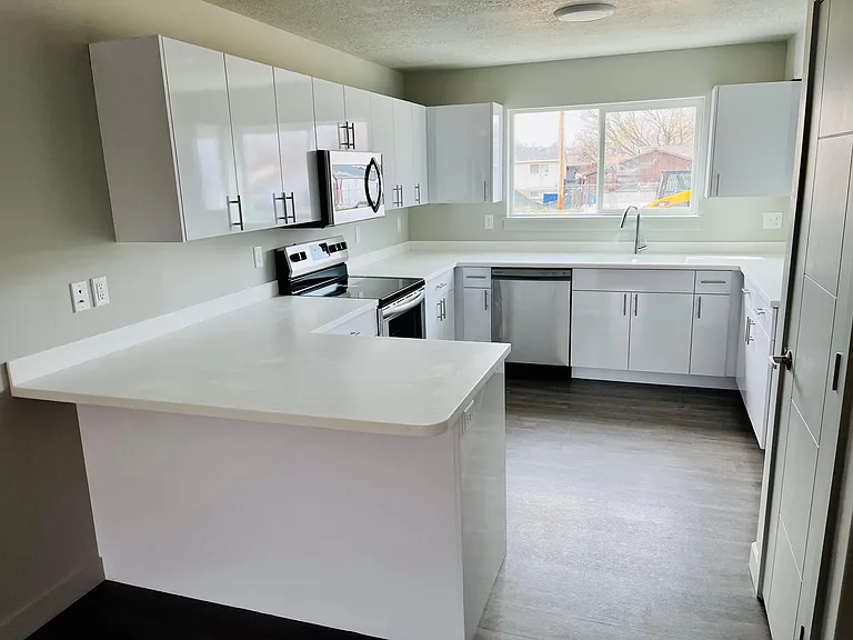 660 N 100 W #105 — Photo 14