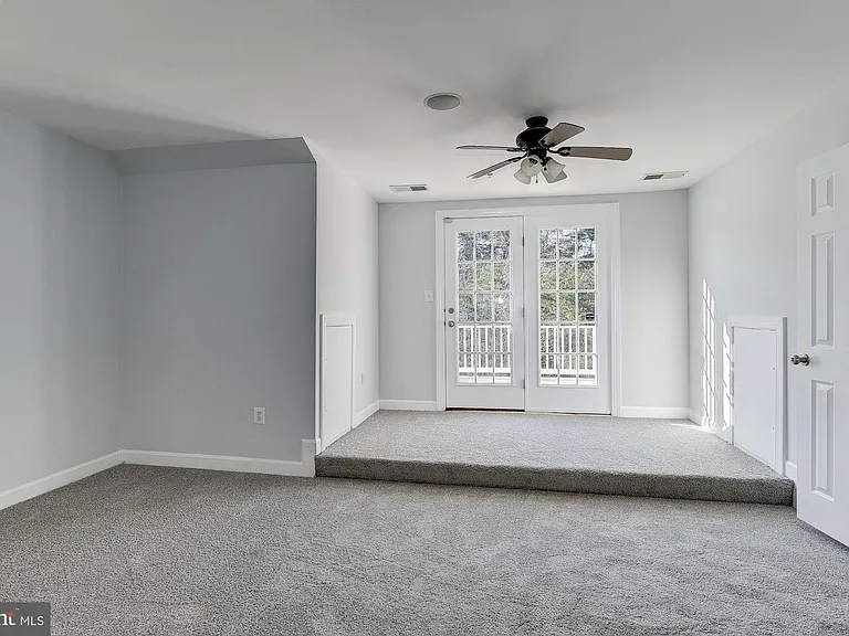 7576 Maidenhead Dr — Photo 23