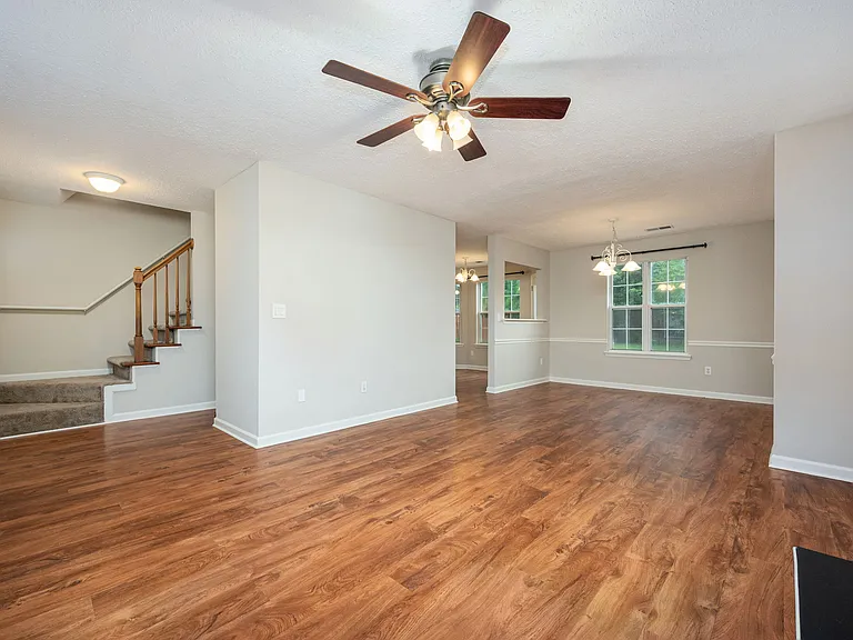 4512 Lake Park Dr — Photo 3