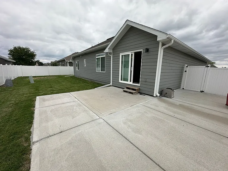 3643 Lemesa Way — Photo 14